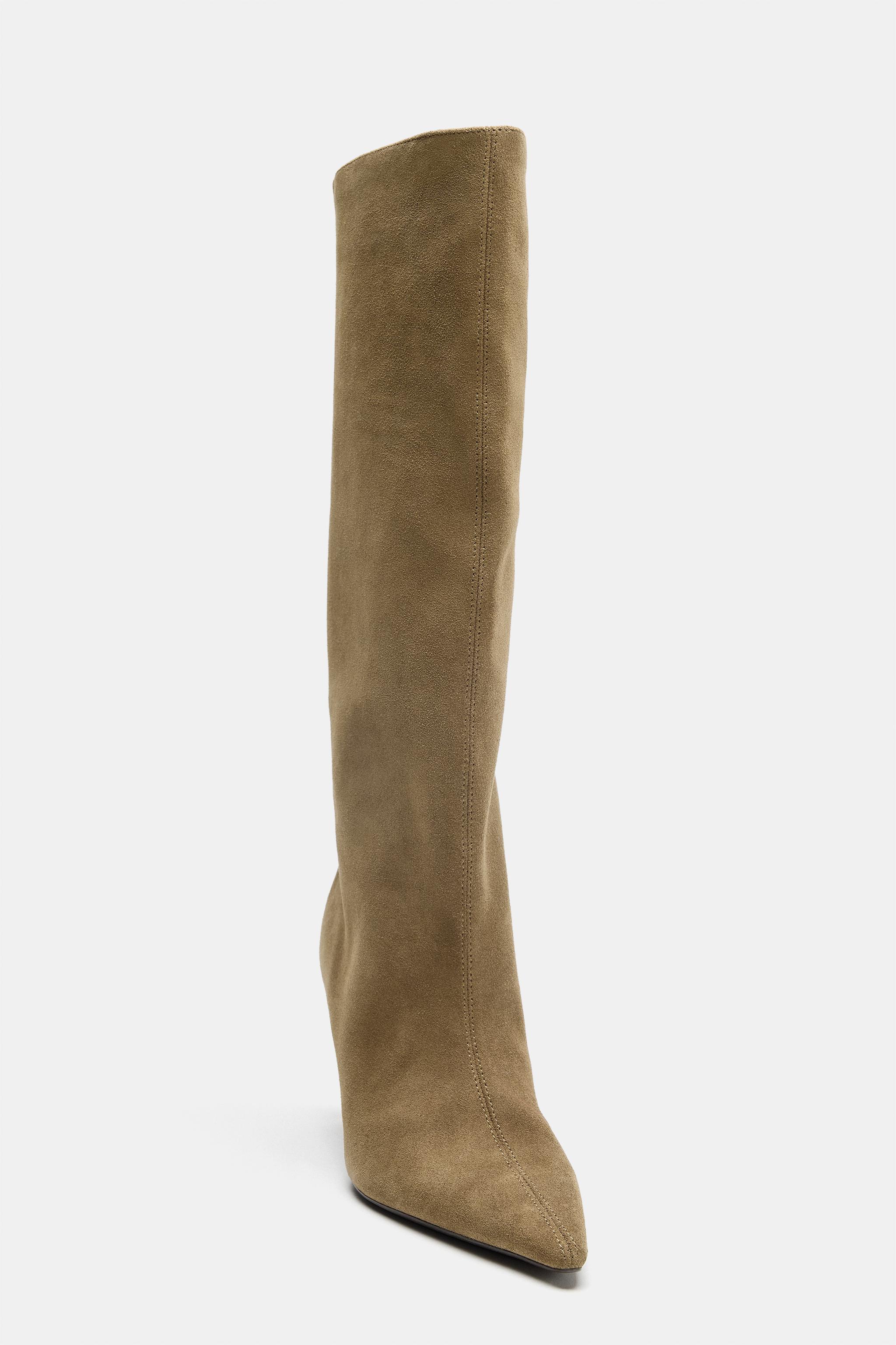 BOTTES À TALONS EN CROÛTE DE CUIR
